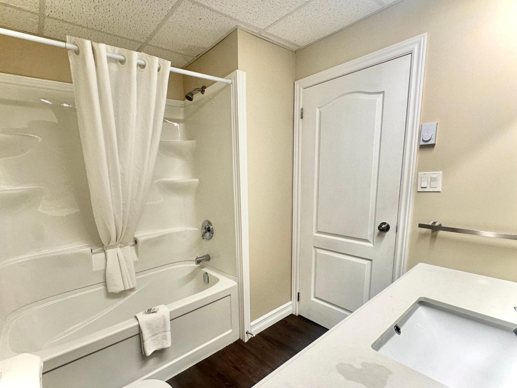 Big Tub Resort & Marina Tobermory Bagian luar foto