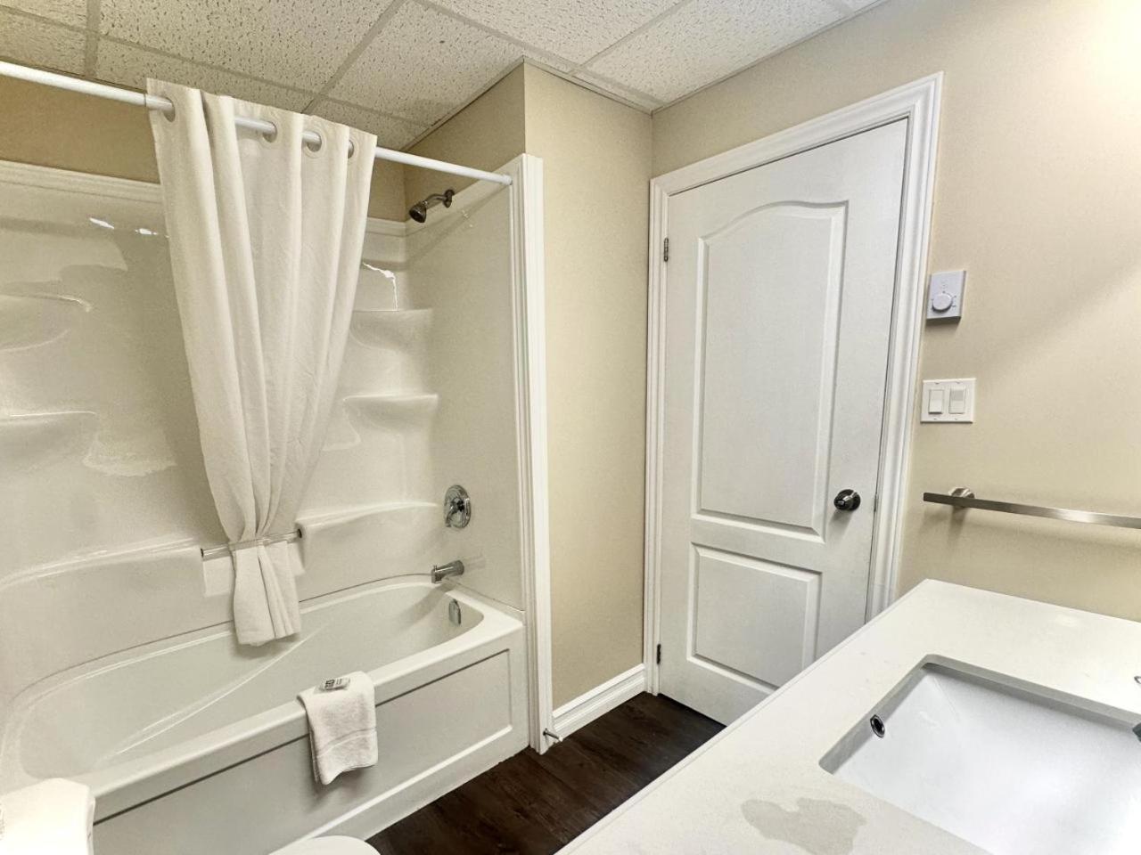 Big Tub Resort & Marina Tobermory Bagian luar foto